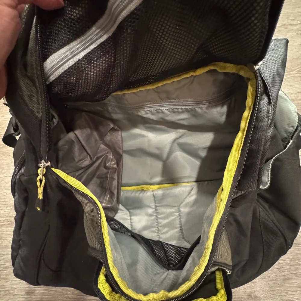 REI Duffel Bag Black Olive Nylon Vintage Gym Travel Gear Gorpcore Performance